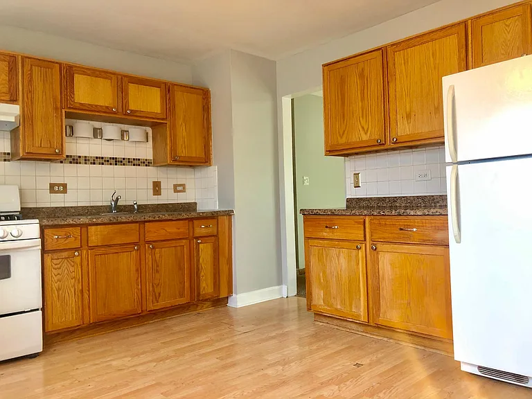 17830 Harvard Ln — Photo 12