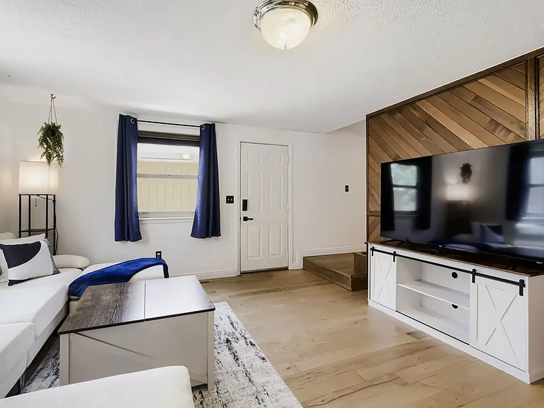 329 Chinook Ave — Photo 7
