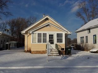 2220 Jenkinson Ct, Waukegan, IL 60085