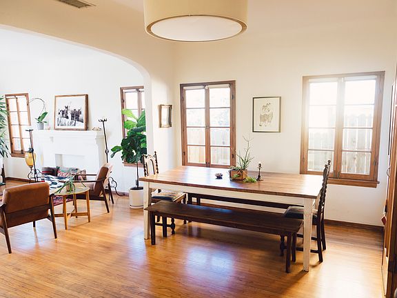 5th image of 826 Parkman Ave
