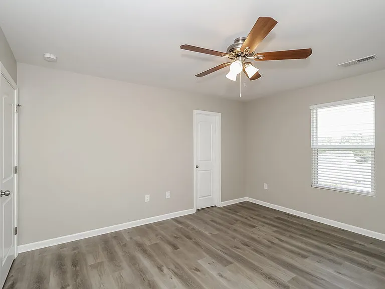 1739 Mary Ave — Photo 10