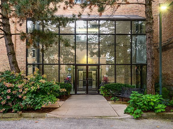 3rd image of 2100 N Racine Ave APT 1A