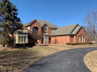 4621 Old Oak Ct, Plymouth, MI 48170