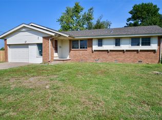 9705 E 5th Pl, Tulsa, OK 74128