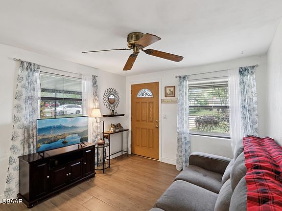 5th image of 1540 Primrose Ln