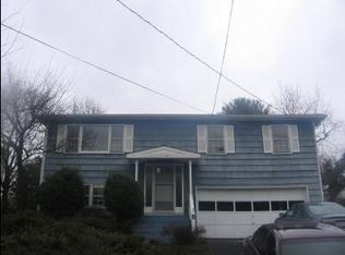 4 Alan Pl, White Plains, NY 10607