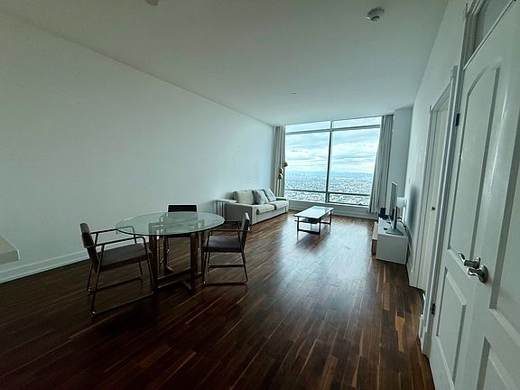 4th image of 900 W Olympic Blvd #41