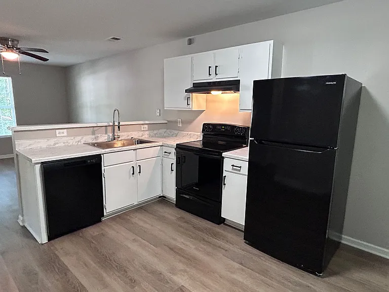 2318 Purdy Ave — Photo 15
