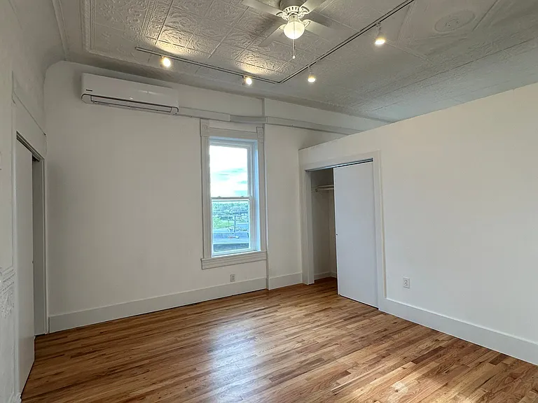 204 W Washington St #3B — Photo 17