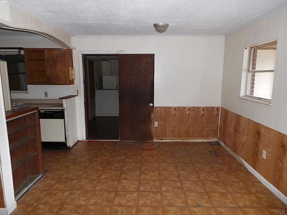 2nd image of 6559 Julia Dr