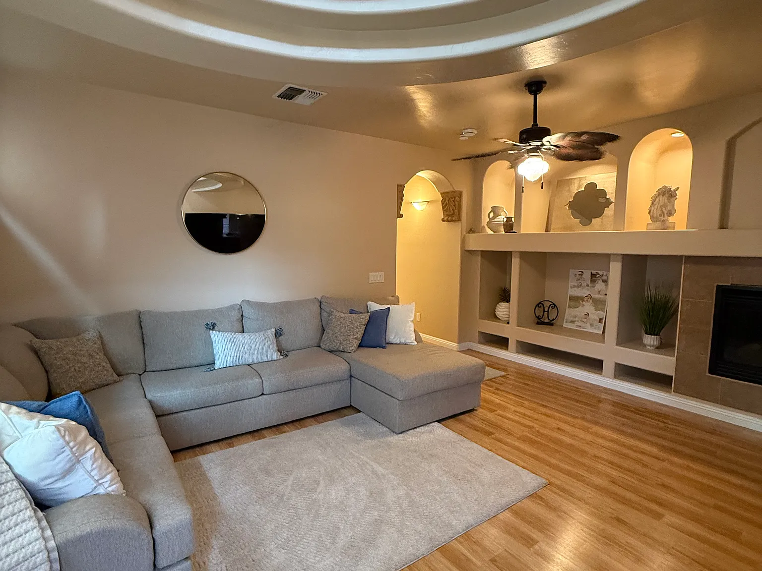 4 bed, 1589 sqft, $2,300 — Photo 2