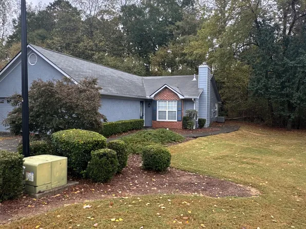 255 Monmouth Dr, Fayetteville, GA 30214