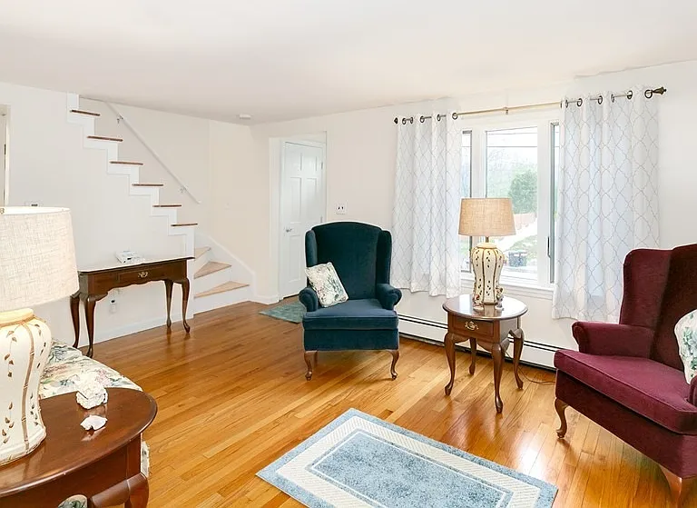 96 Sunrise Dr — Photo 3