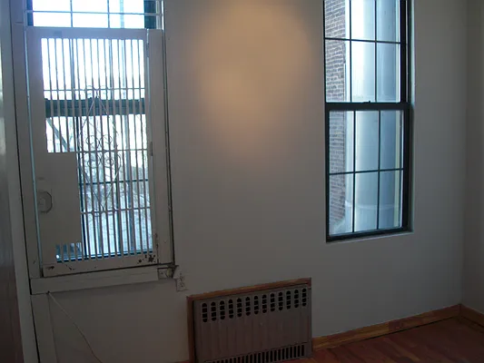 Rented by East Williamsburg Realty Inc | media 22