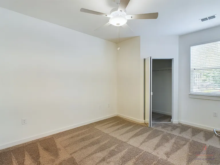 Mystic Bluff Apartments — Photo 51