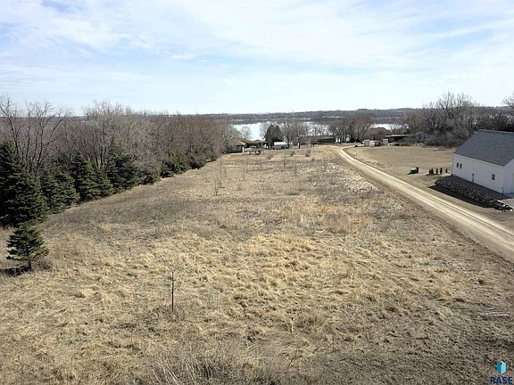 4th image of Stoney Point Rd