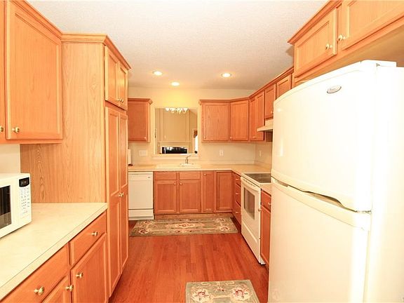 4th image of 43 Glenfield Dr