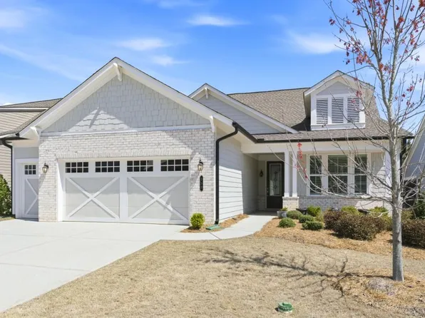 253 Chatuge Dr, Hoschton, GA 30548