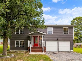 309 E Shiloh Dr, Red Bud, IL 62278