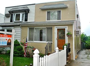 3216 204th St, Flushing, NY 11361