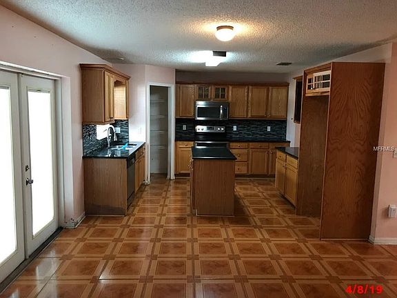 3rd image of 659 Preston Ave