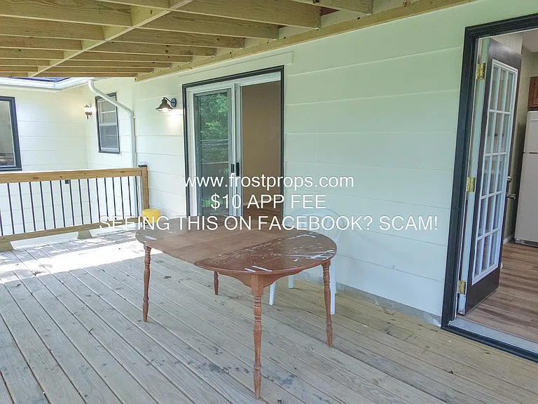1310 Whitney Ln — Photo 11