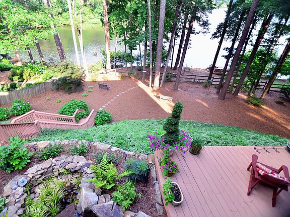 Awesome gentle slope to lake