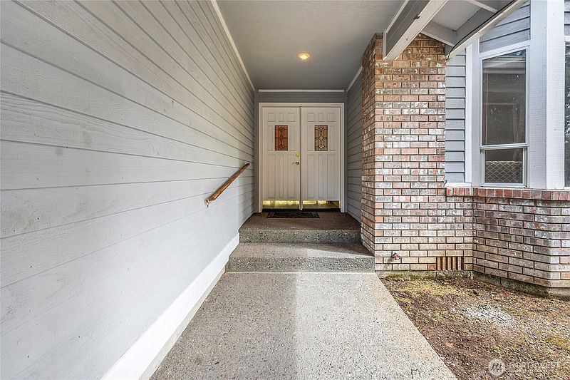 4th image of 17532 SE 292nd Place