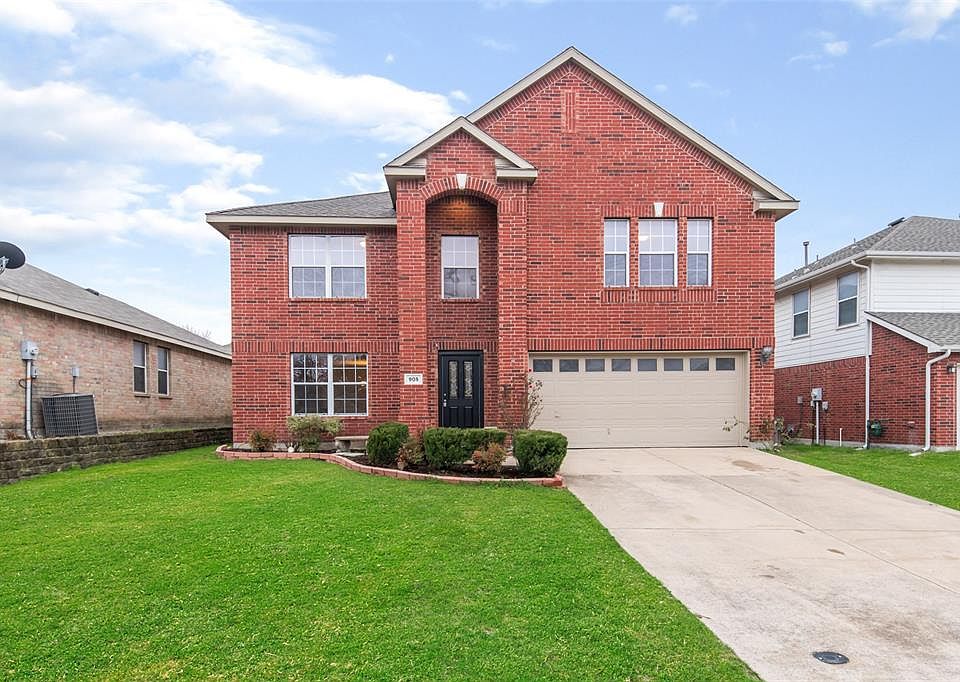 1st image of 905 Essex Dr
