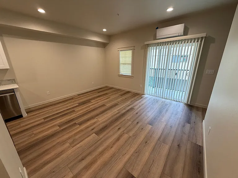 Lincoln St. Apartments — Photo 21