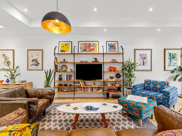 456 Bainbridge Street image 7 of 40