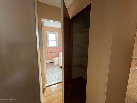 5th image of 133 Mann Ave