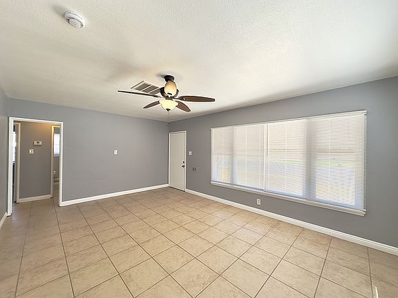 3rd image of 3534 N Mountain View Ave