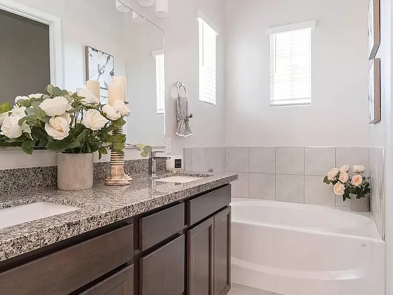 1241 E Mulberry Dr — Photo 6