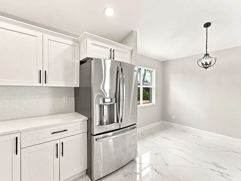 3708 Kent Dr — Photo 10