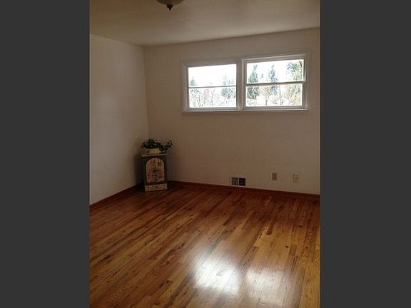 3rd image of 1019 Wilson St SE