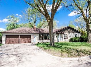 804 W 10th St, Yankton, SD 57078