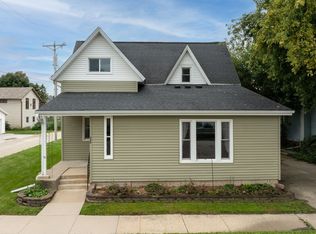 305 Liberty Ave, Springville, IA 52336