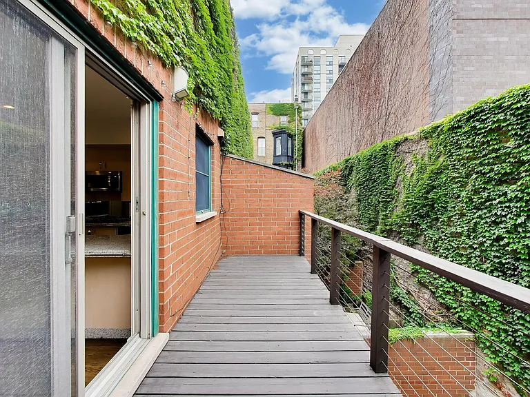 171 W Goethe St #B — Photo 19
