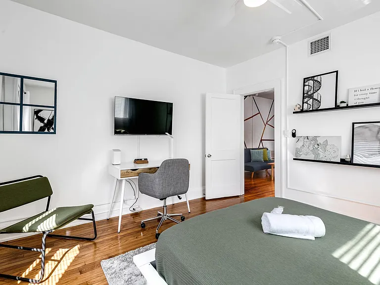 2224 SW 6th St #1 — Photo 3