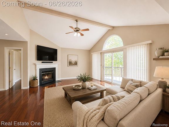 2nd image of 2140 W View Ct