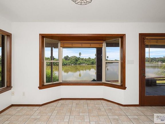 4th image of 32796 Edgewater Isle