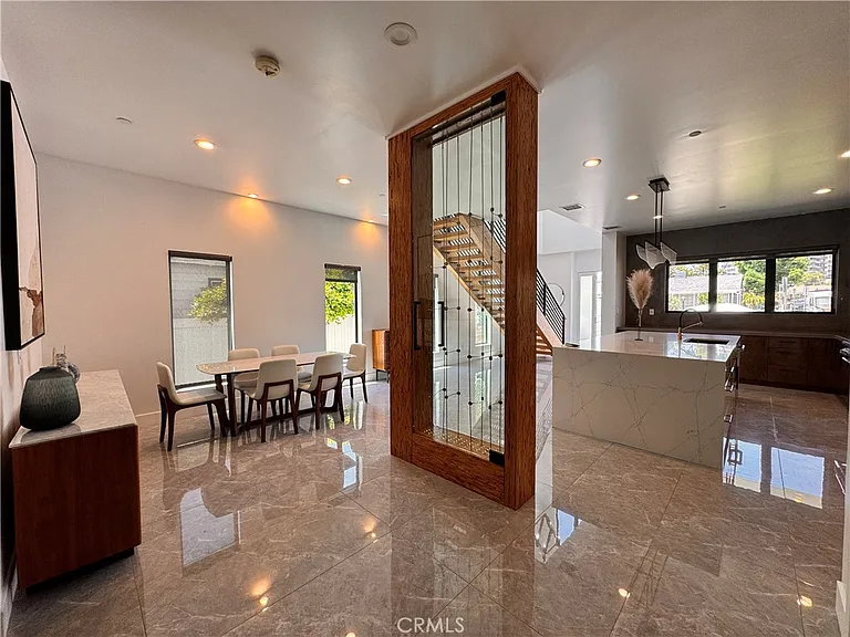 11230 Pickford St — Photo 6
