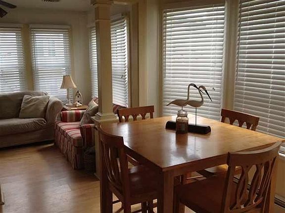 2nd image of 326 E Juniper Ave
