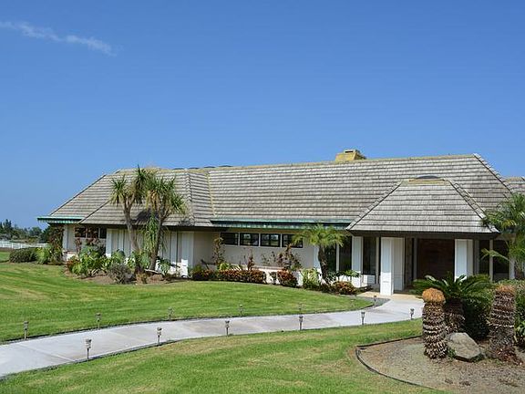 Club House - Front