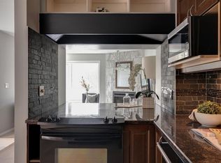 2052 35th Ave SW #2052, Calgary, AB T2T2E1