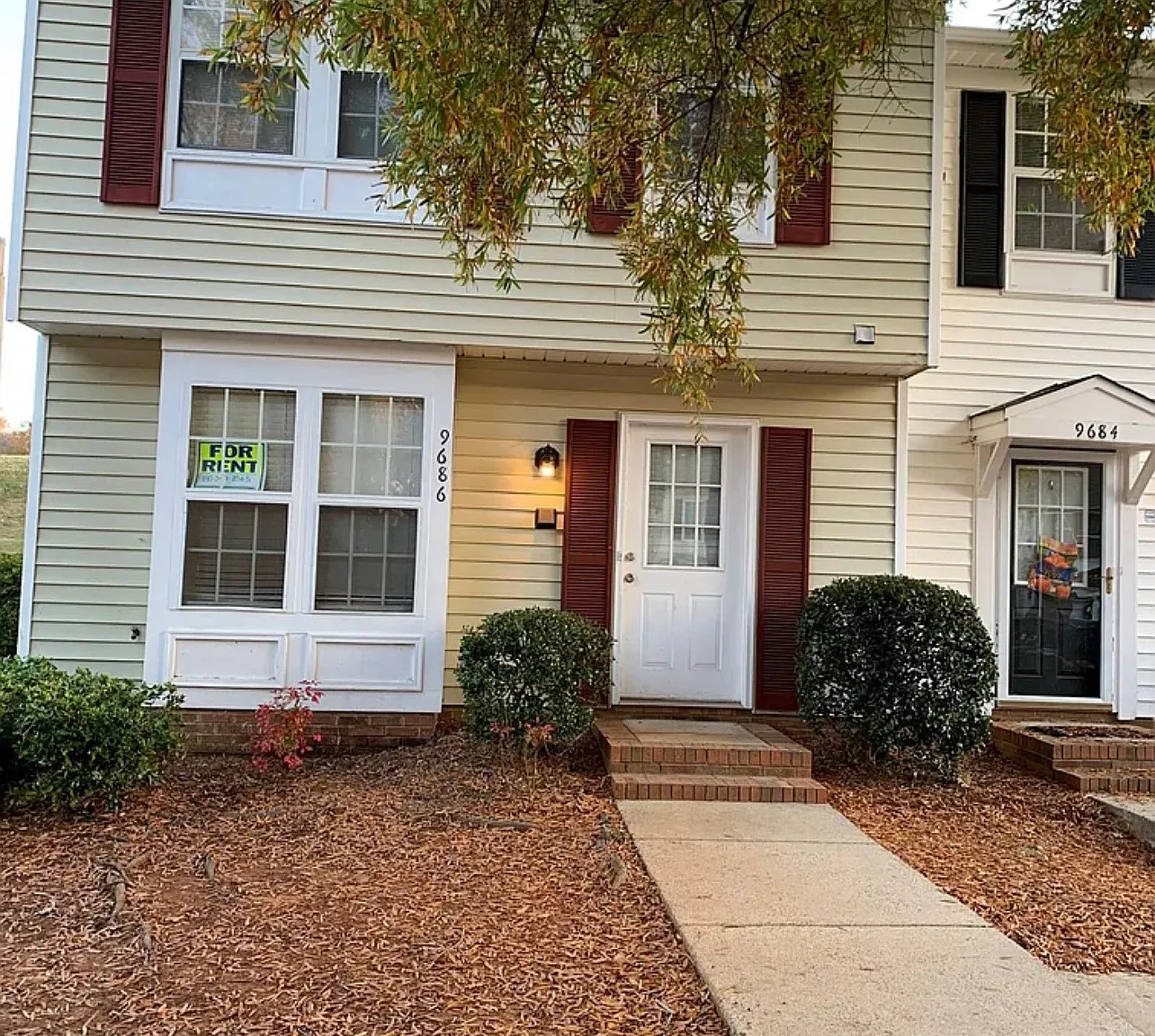 2 bed, 1.5 bath, 1172 sqft, $2,000 — Photo 2