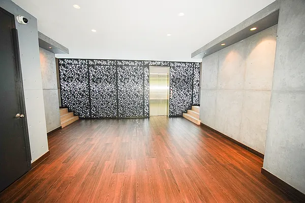 Living room, photo 2