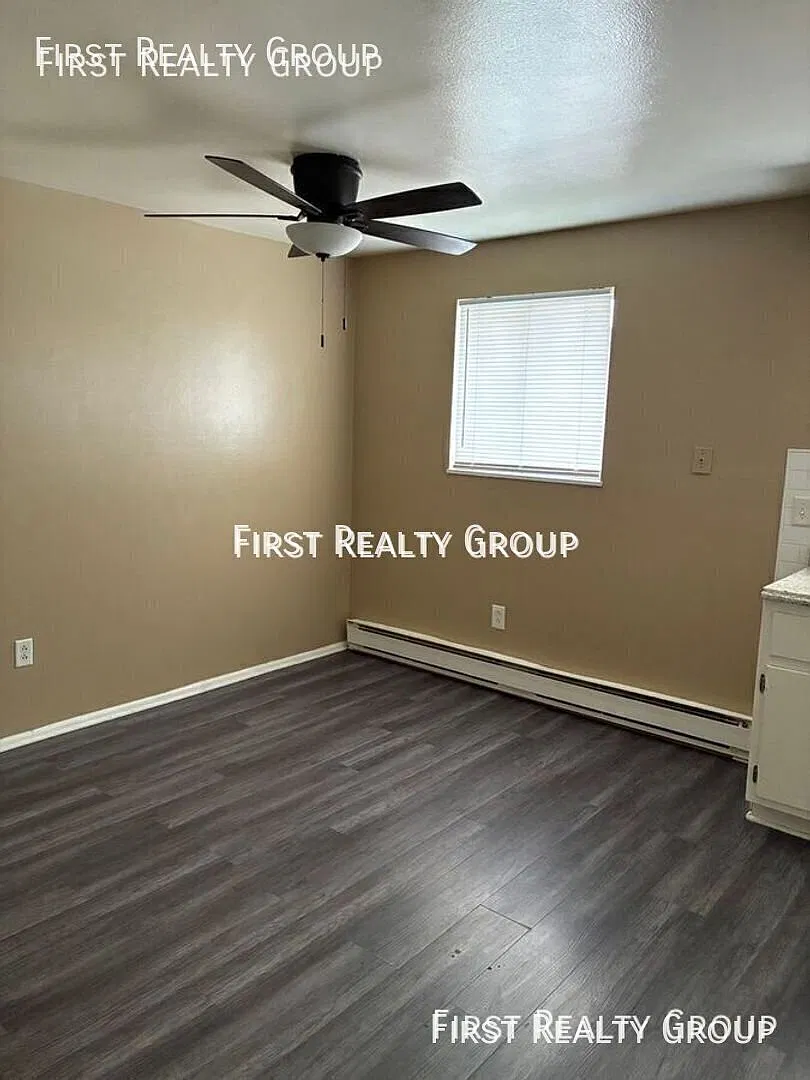2 Bedroom, 1 Bath Upstairs Apt for Rent. Move In Ready! — Photo 3