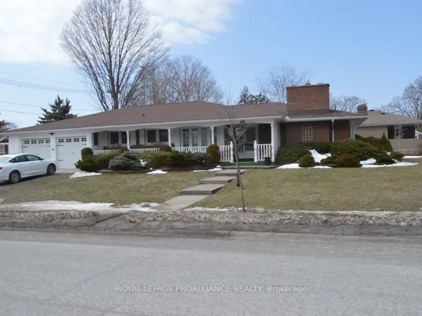 9 Parkview Hts, Quinte West, ON K8V 5L9